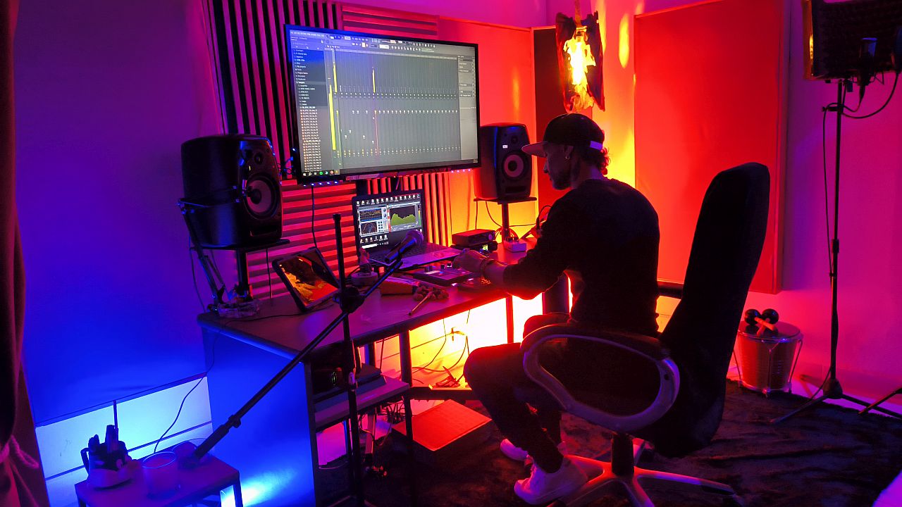 Producción musical y mezcla en estudio profesional